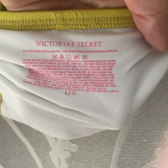 Bikini - Picture 6 of 6